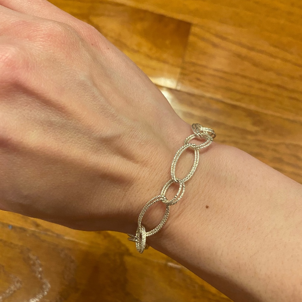 Very shiny bracelet
